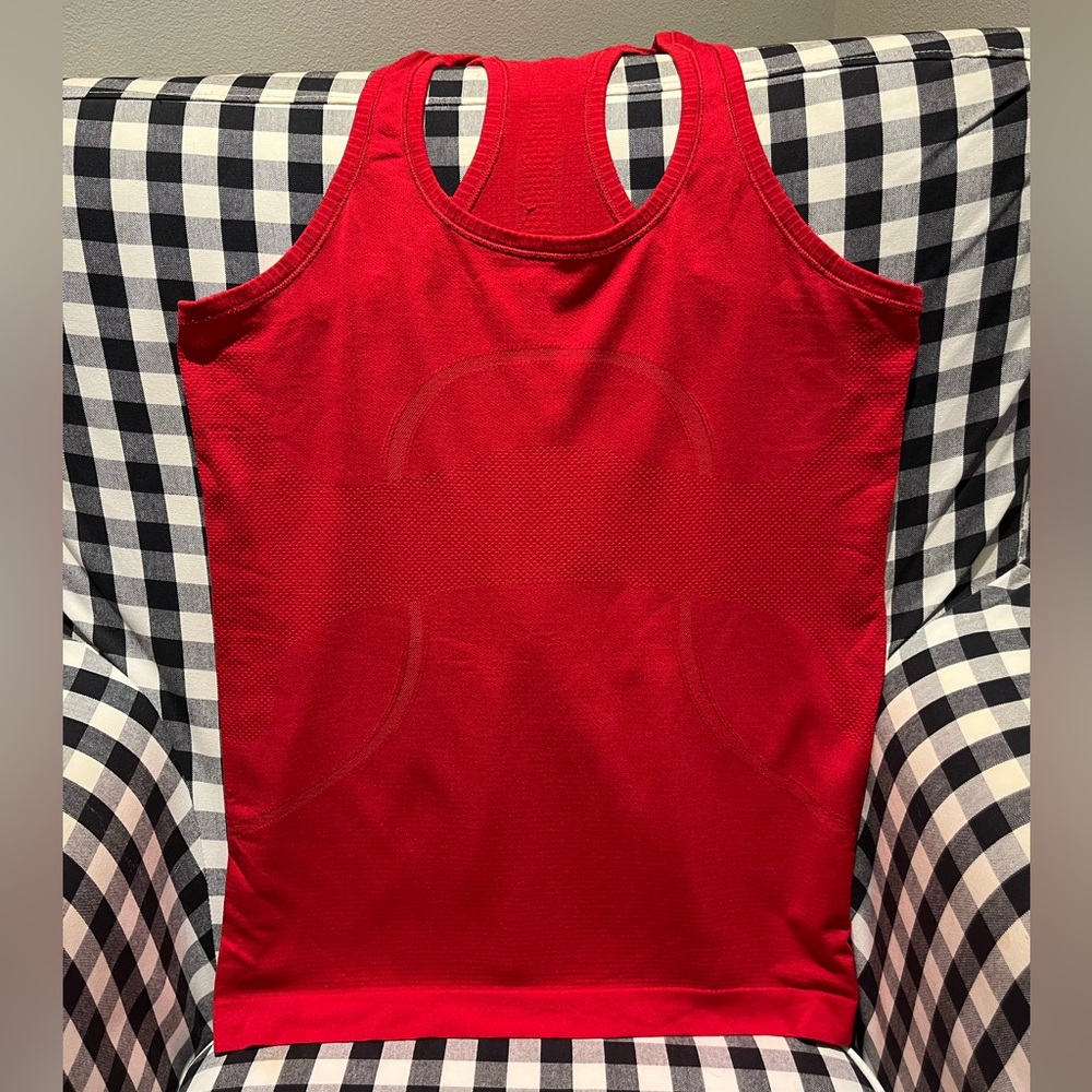 Lululemon Swiftly Tech Racerback - Size 8 - Small Flaw